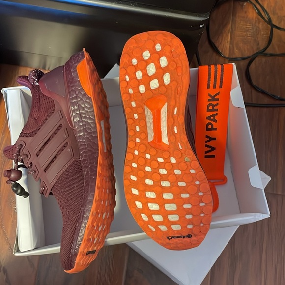Adidas Ivy Park Ultra Boost - Picture 2 of 3